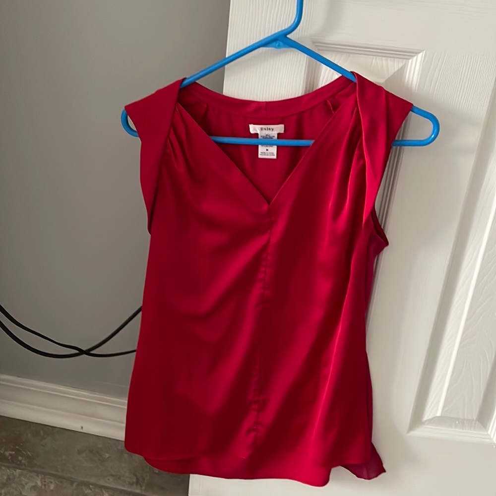 Red size medium top